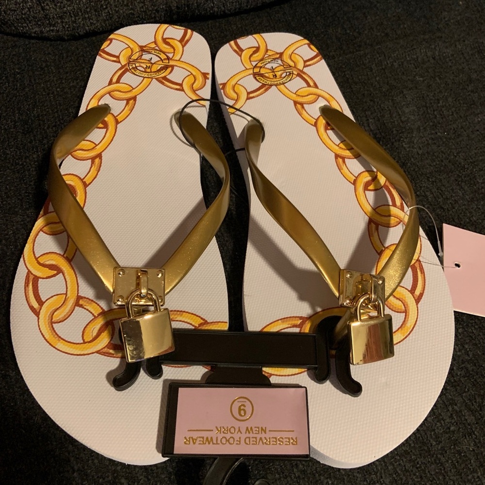 Reserved footwear ladies rubber locks flip flop size 9